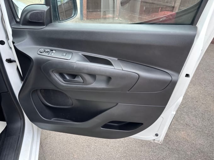 2025 Vauxhall Combo