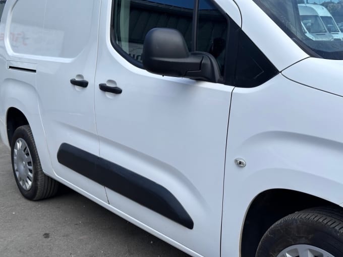 2025 Vauxhall Combo