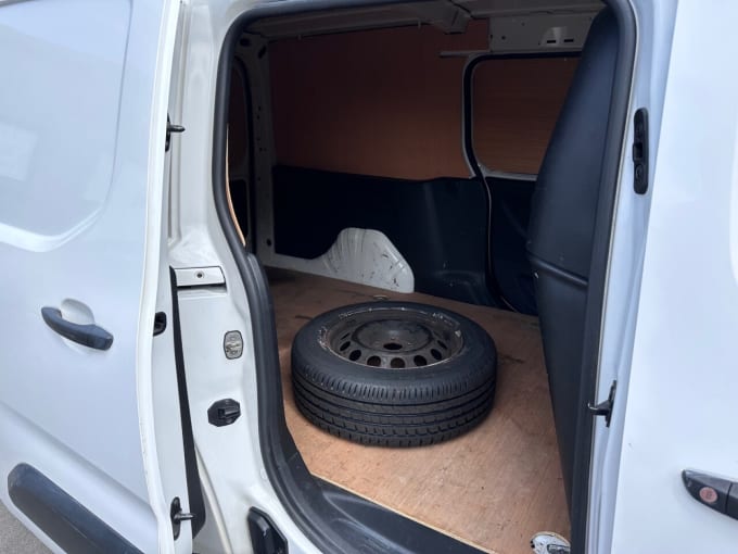 2025 Vauxhall Combo