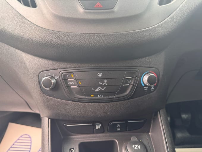 2025 Ford Transit Courier