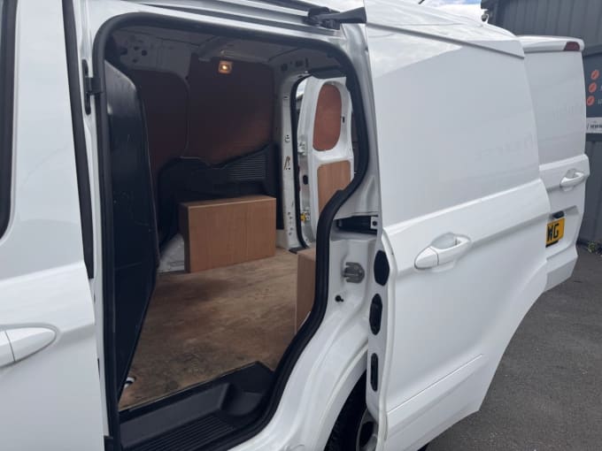 2025 Ford Transit Courier
