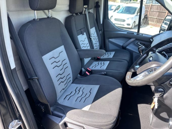 2025 Ford Transit Custom