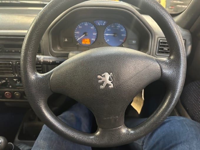 2001 Peugeot 106