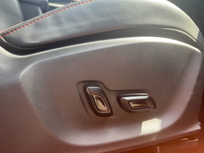 2025 Mg Mg Zs