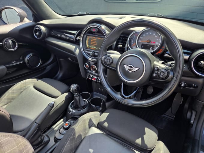 2025 Mini Convertible