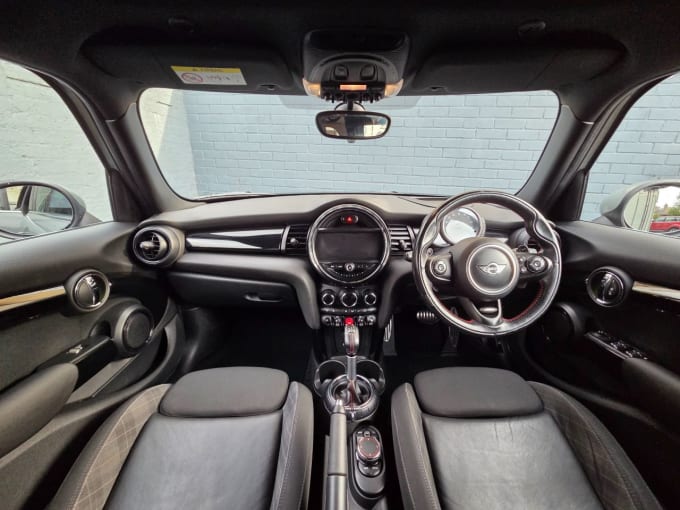 2025 Mini Hatch