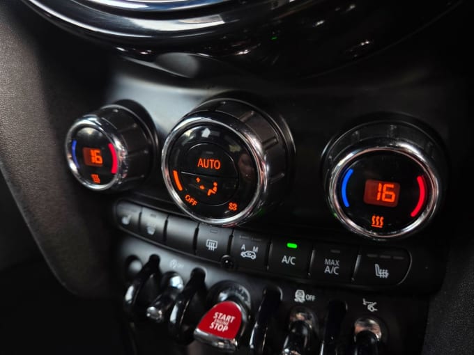2025 Mini Hatch