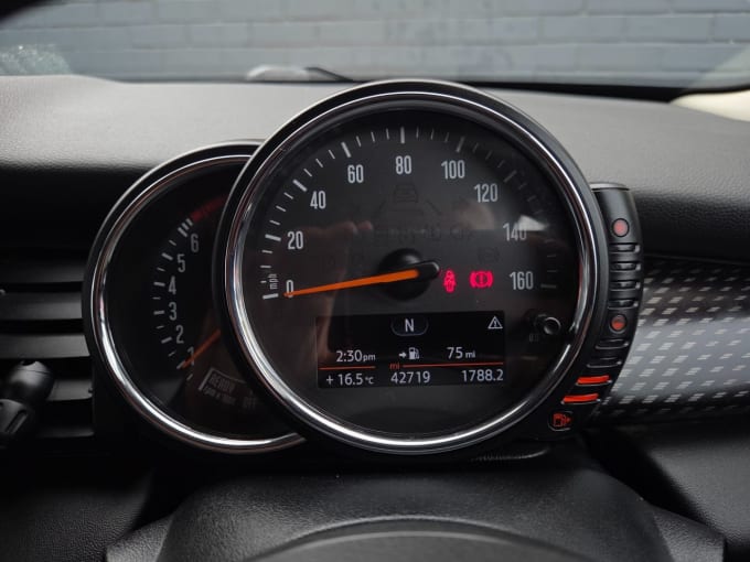 2016 Mini Hatch