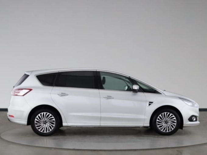 2025 Ford S-max