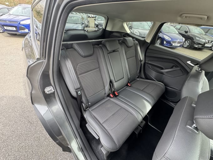 2025 Ford Kuga