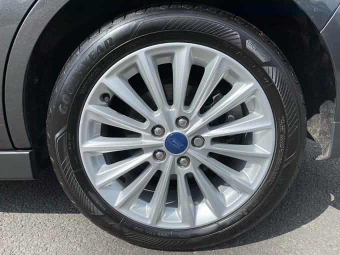 2025 Ford C-max