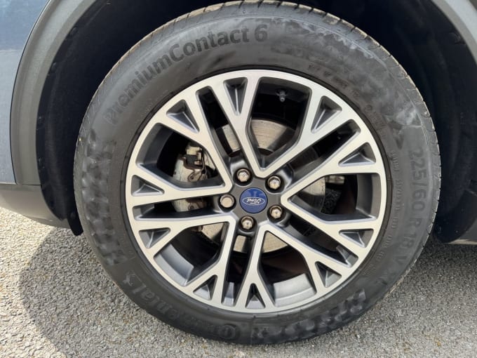 2025 Ford Kuga