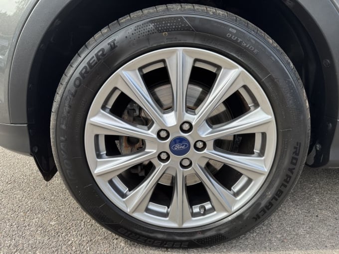 2025 Ford Kuga