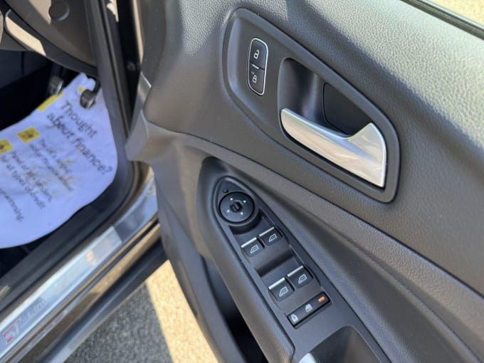 2025 Ford Kuga