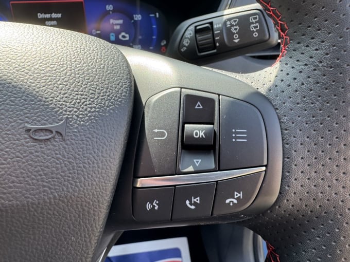 2025 Ford Kuga