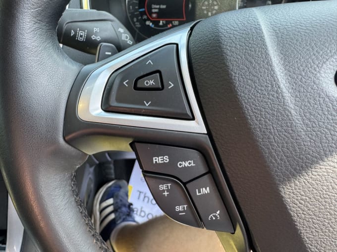 2025 Ford Galaxy