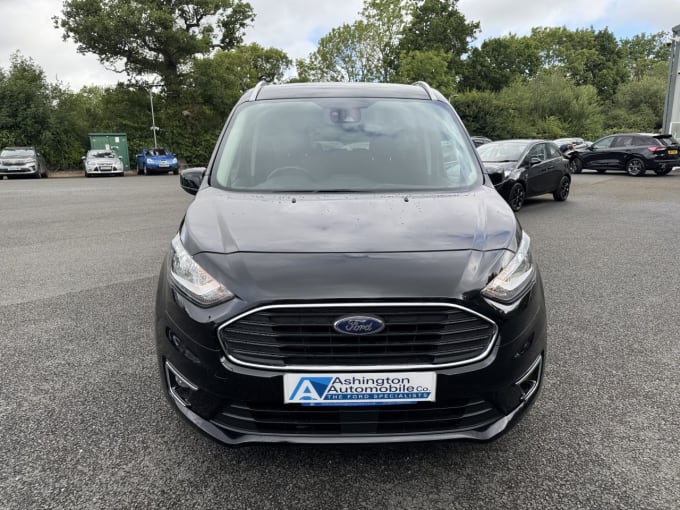 2025 Ford Grand Tourneo Connect