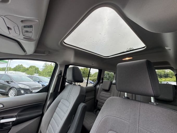 2025 Ford Grand Tourneo Connect