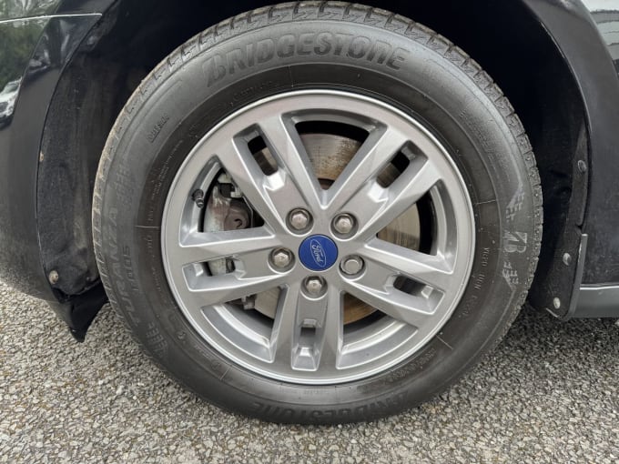2025 Ford Grand Tourneo Connect