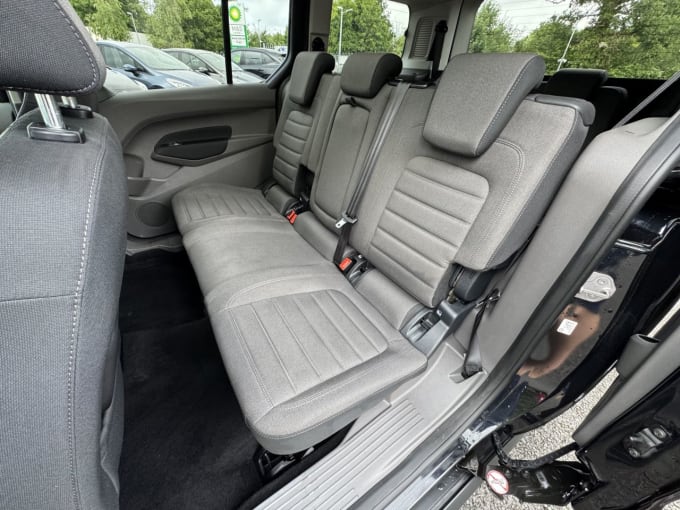 2025 Ford Grand Tourneo Connect