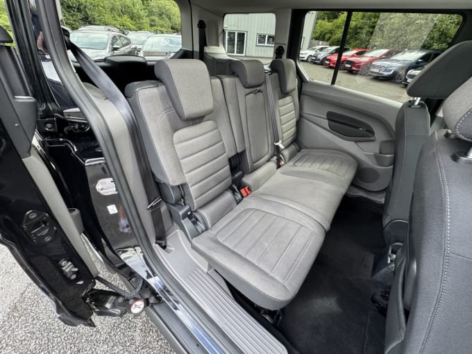 2025 Ford Grand Tourneo Connect