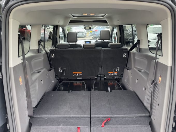 2025 Ford Grand Tourneo Connect
