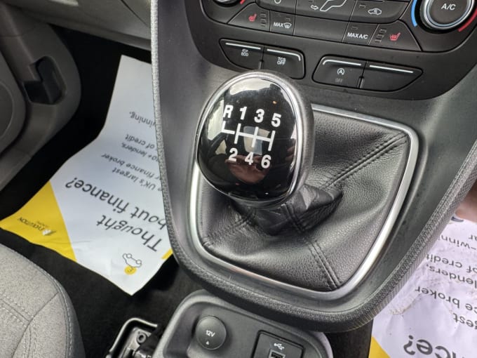 2025 Ford Grand Tourneo Connect