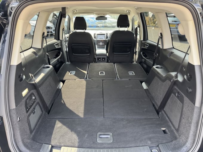 2025 Ford Galaxy