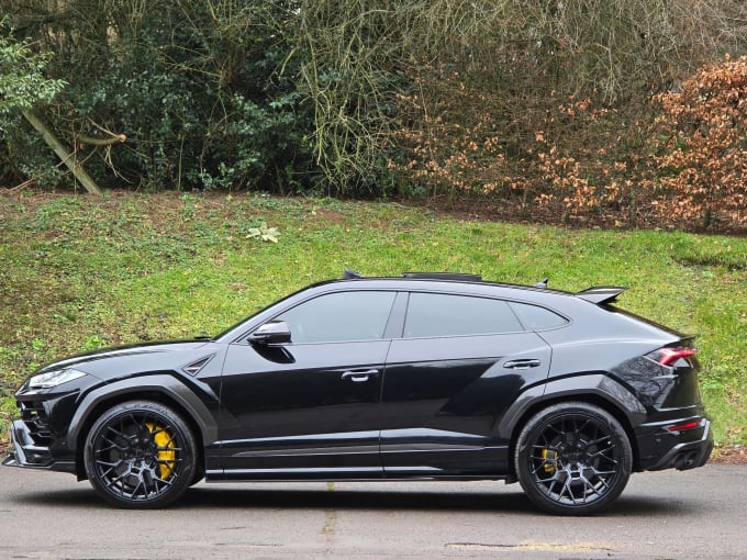 2025 Lamborghini Urus