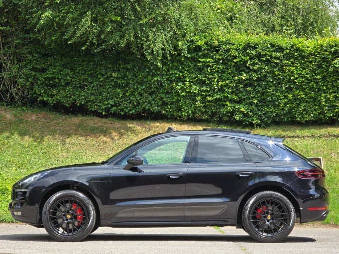 2025 Porsche Macan