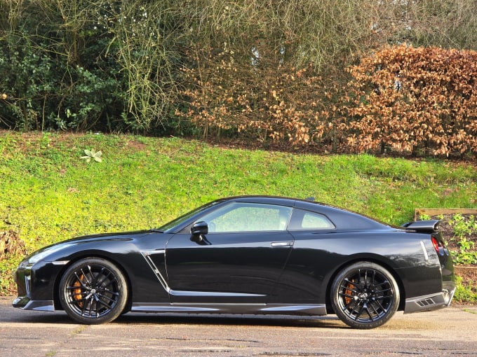 2024 Nissan Gt-r