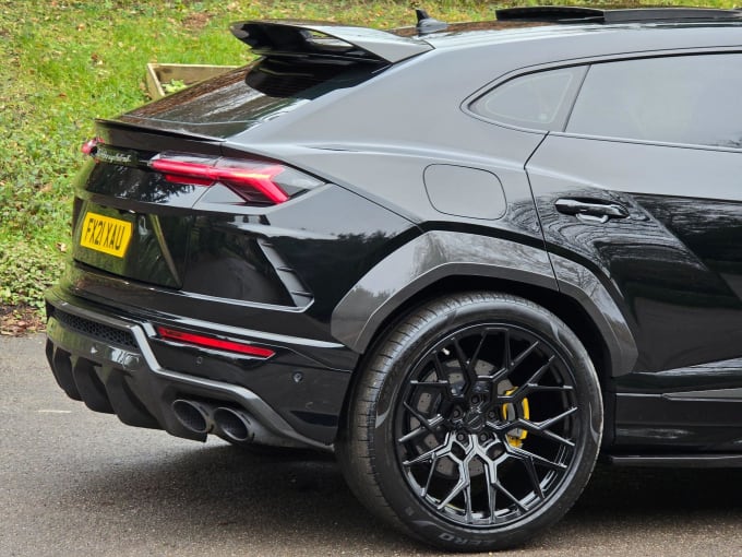 2025 Lamborghini Urus