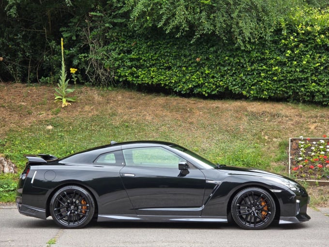 2025 Nissan Gt-r