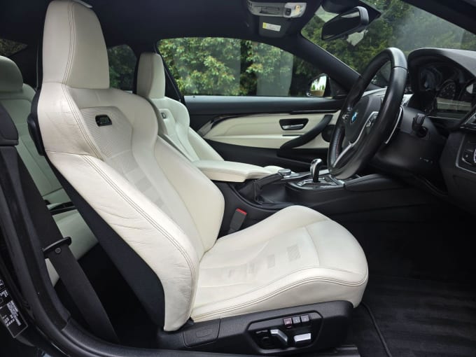 2025 BMW M4