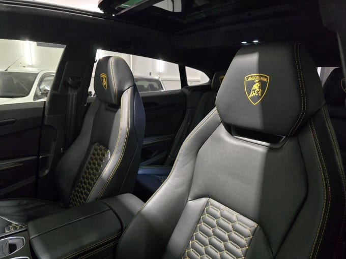 2025 Lamborghini Urus