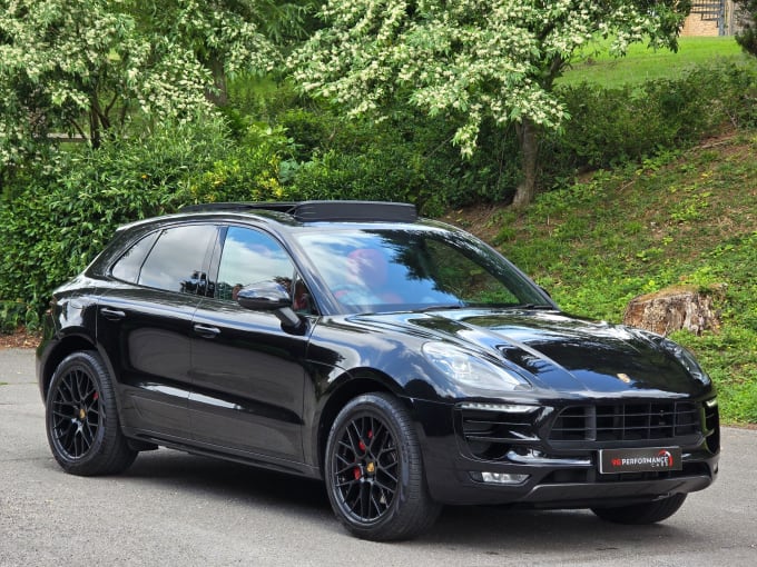 2025 Porsche Macan