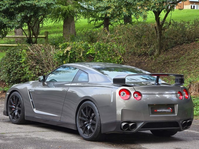 2024 Nissan Gt-r