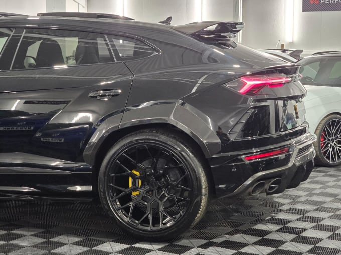 2025 Lamborghini Urus