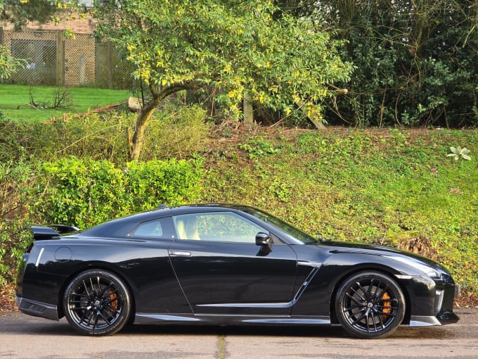 2024 Nissan Gt-r