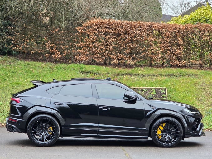 2025 Lamborghini Urus