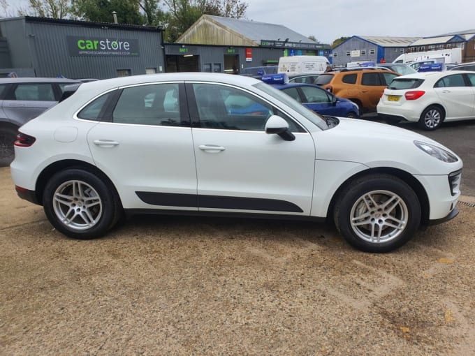 2017 Porsche Macan