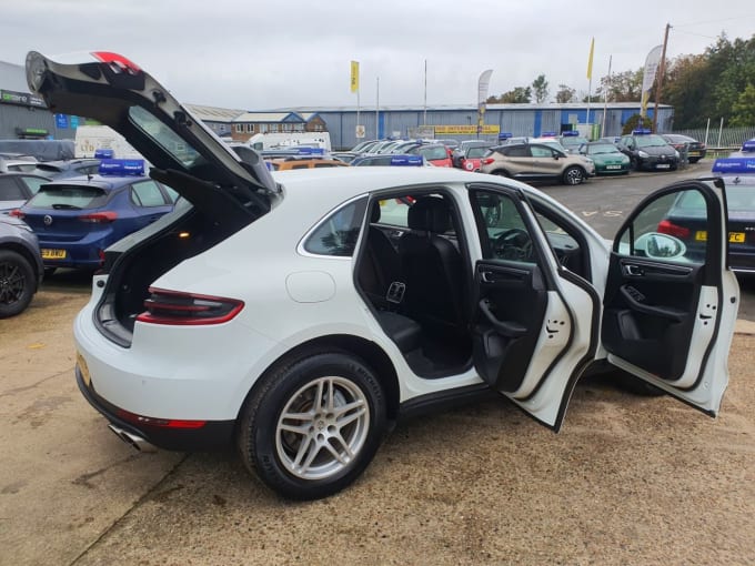 2017 Porsche Macan