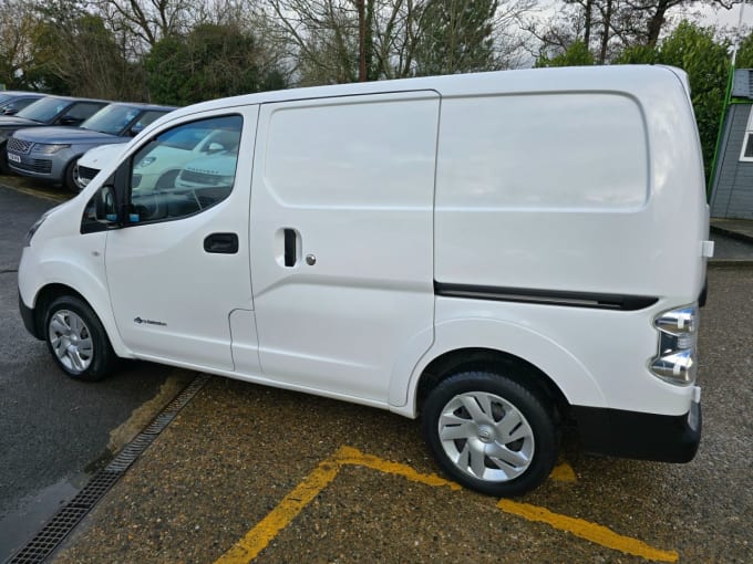 2024 Nissan Nv200