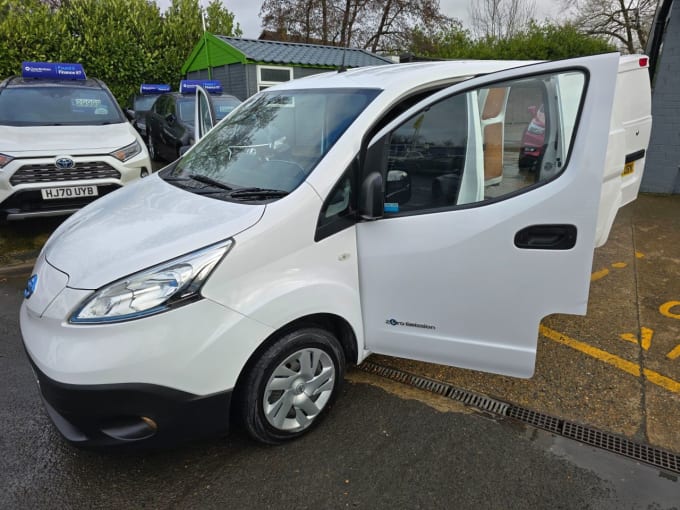 2024 Nissan Nv200