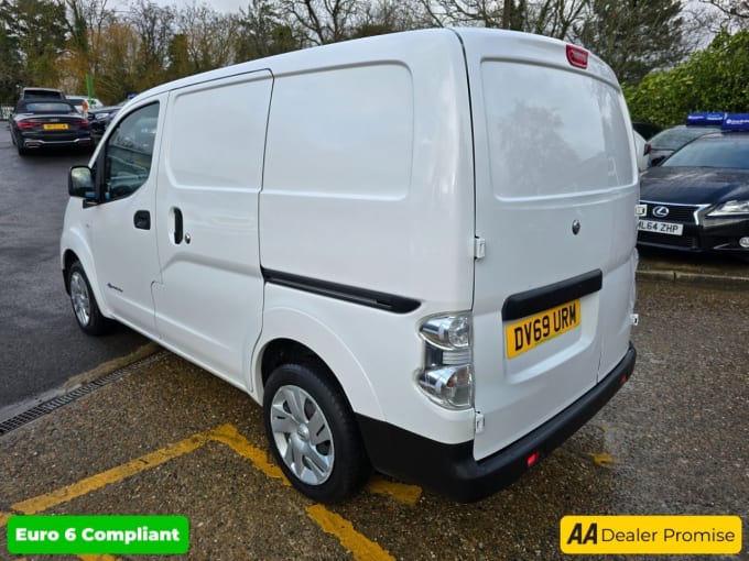 2024 Nissan Nv200