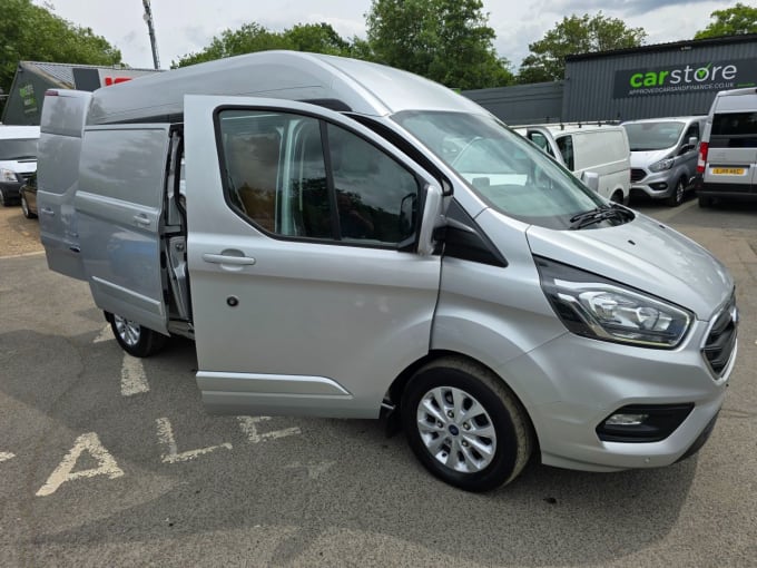 2025 Ford Transit Custom