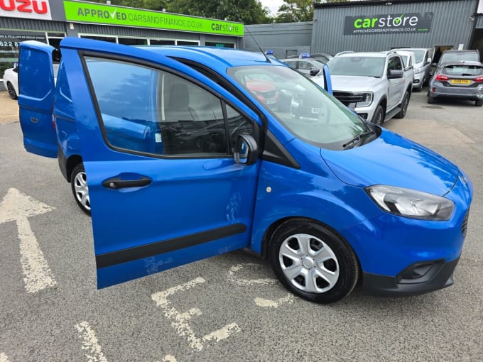 2025 Ford Transit Courier