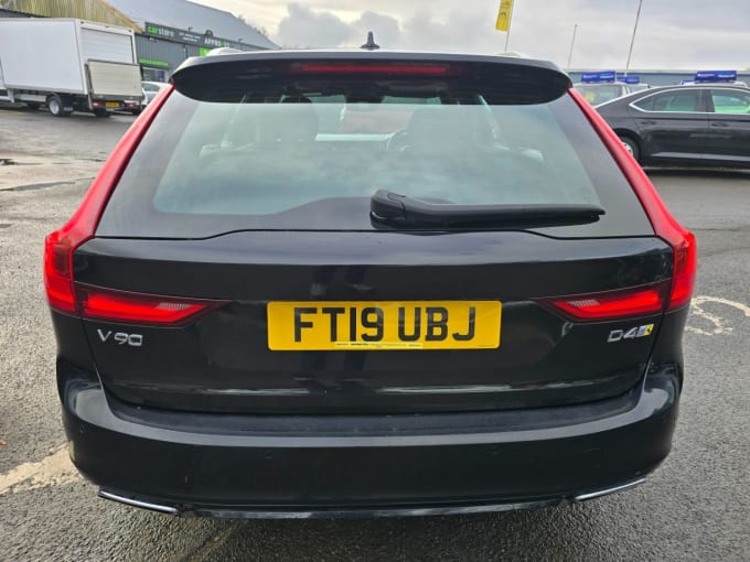 2025 Volvo V90