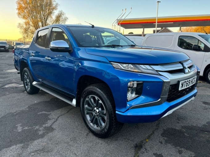 2025 Mitsubishi L200