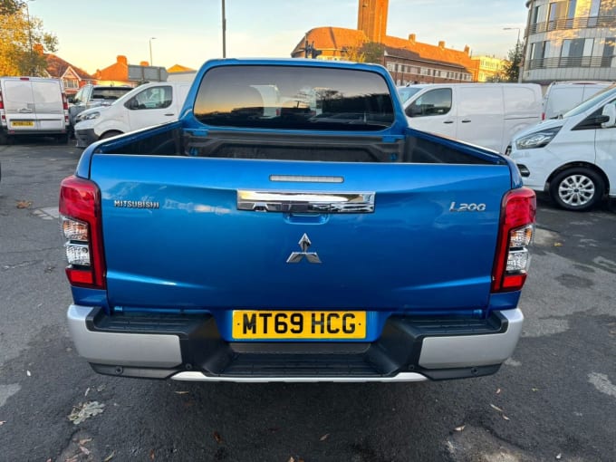 2025 Mitsubishi L200